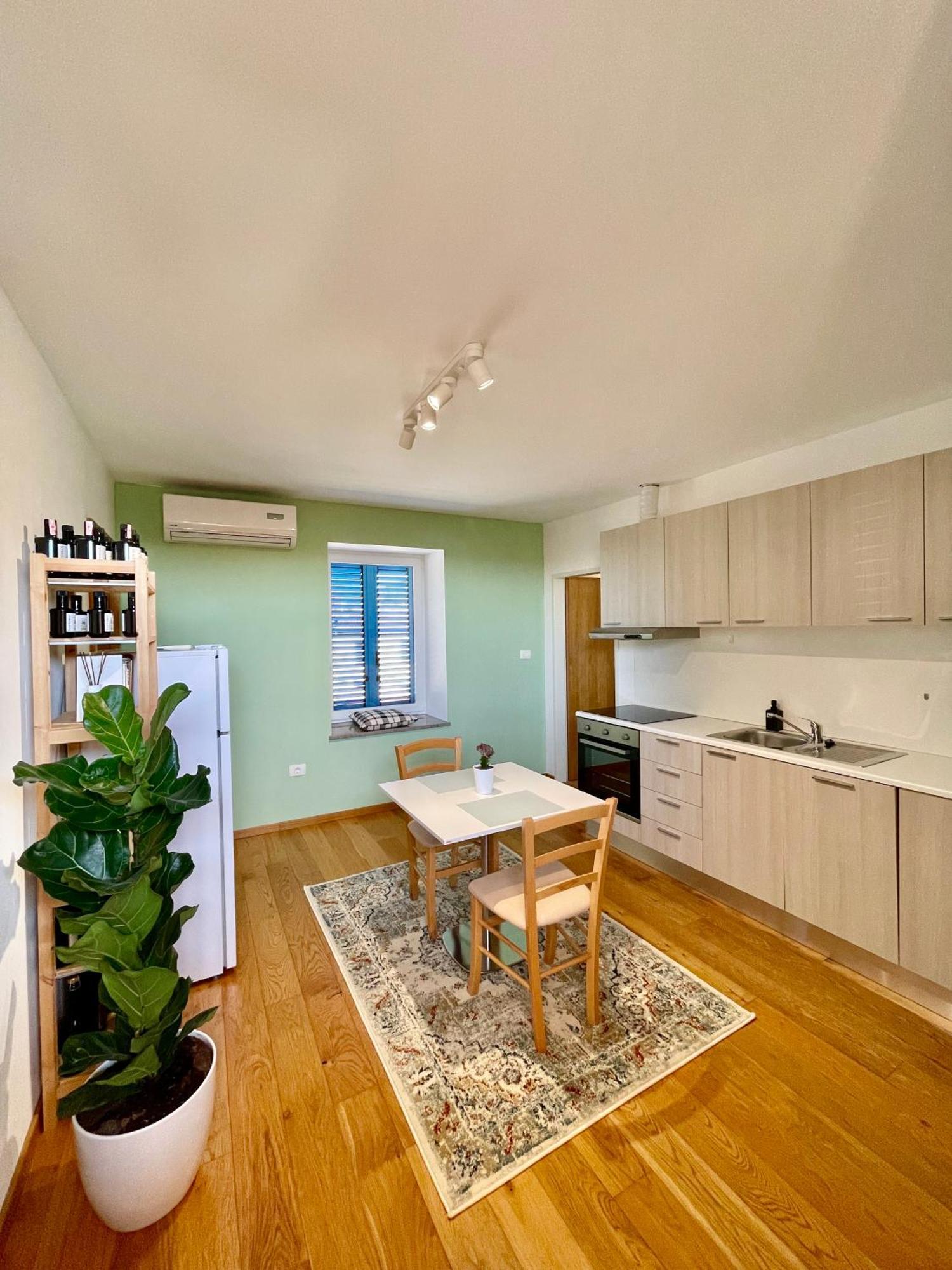 Santomas Apartments Šmarje المظهر الخارجي الصورة
