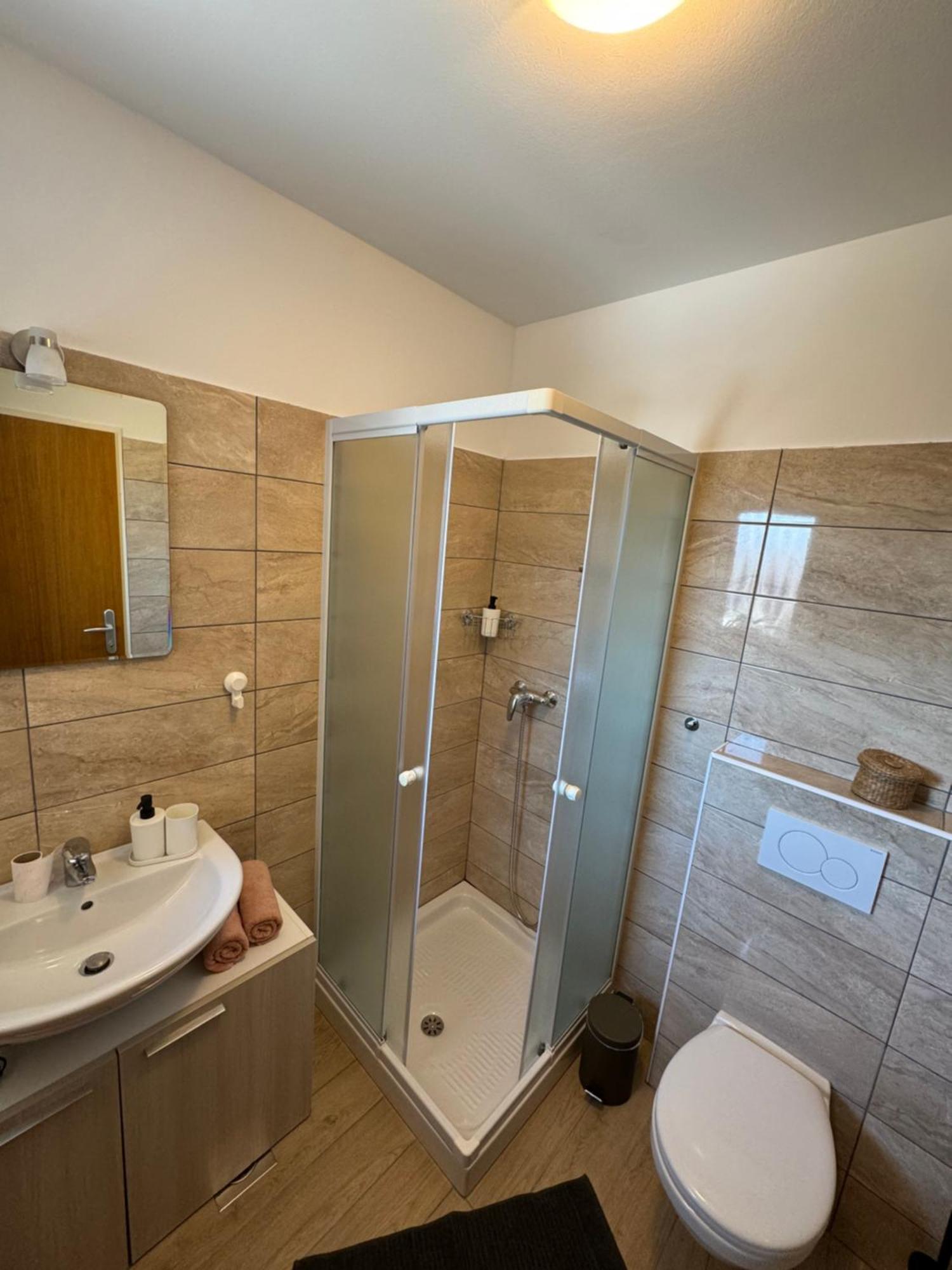 Santomas Apartments Šmarje المظهر الخارجي الصورة